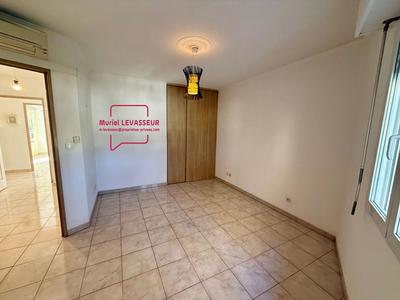 Appartement - 90 m² - 4 pièces