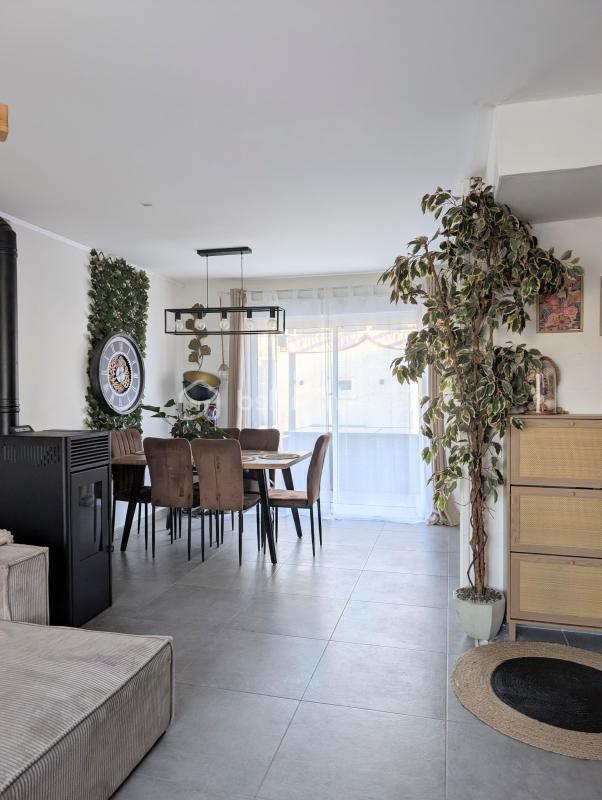 Maison traditionnelle - 90 m² - 4 pièces