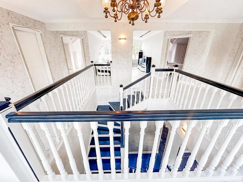 Demeure - 496 m² - 14 pièces