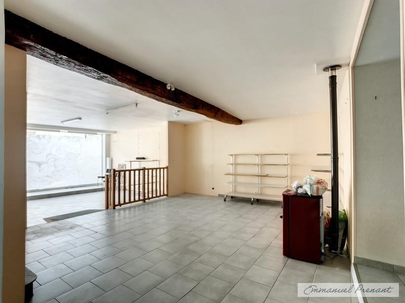 Local commercial - 242 m² - 7 pièces