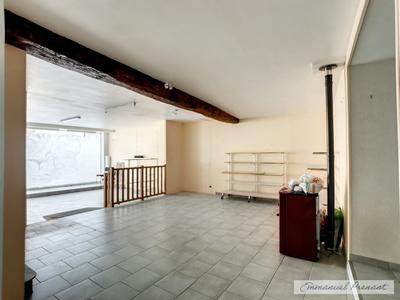 Local commercial - 242 m² - 7 pièces