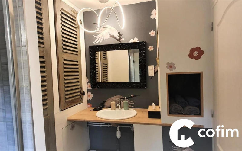 Maison - 372 m² - 7 pièces