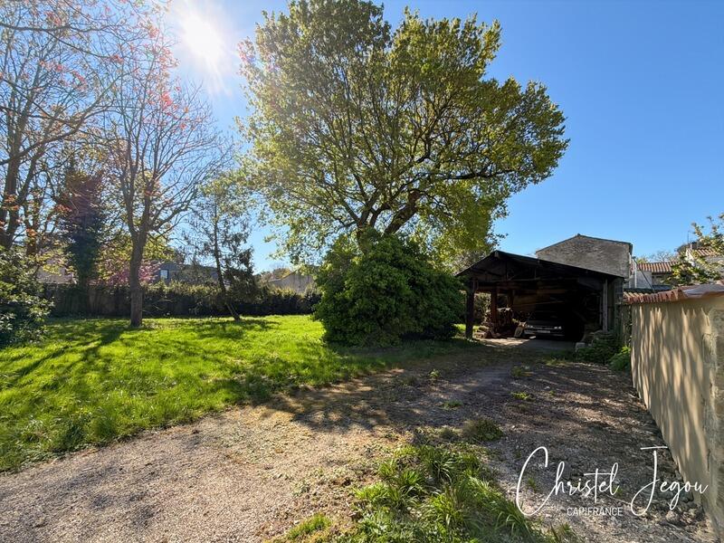 Maison - 276 m² - 8 pièces