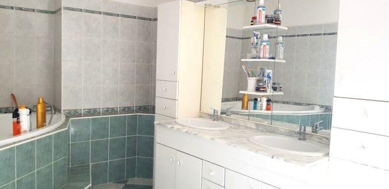 Maison - 200 m² - 8 pièces