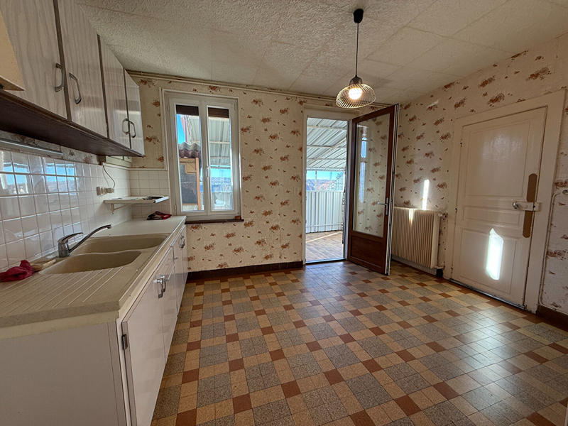 Maison - 104 m² - 10 pièces