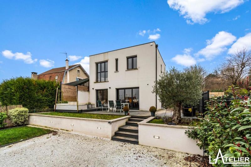Maison - 85 m² - 5 pièces
