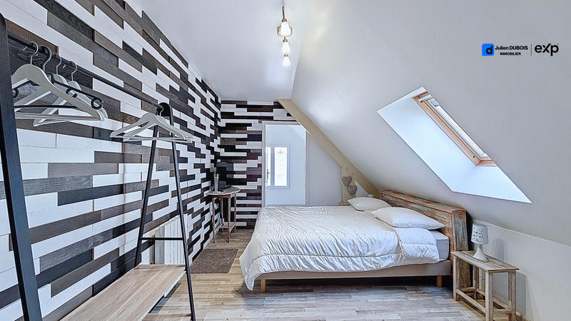 Maison - 260 m² - 12 pièces