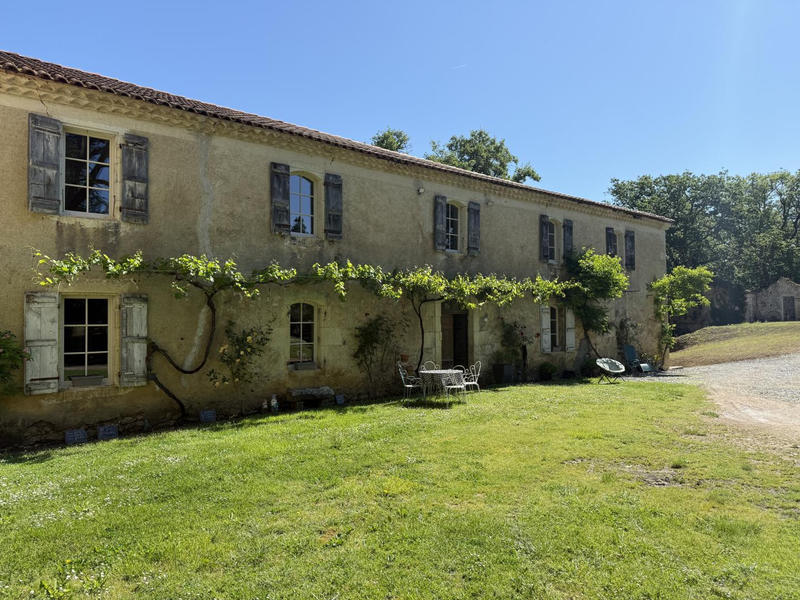 Maison - 250 m² - 8 pièces