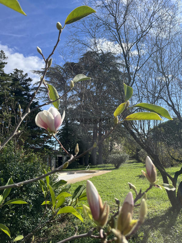 Bastide - 300 m² - 1 pièce