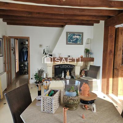 Maison - 218 m² - 9 pièces