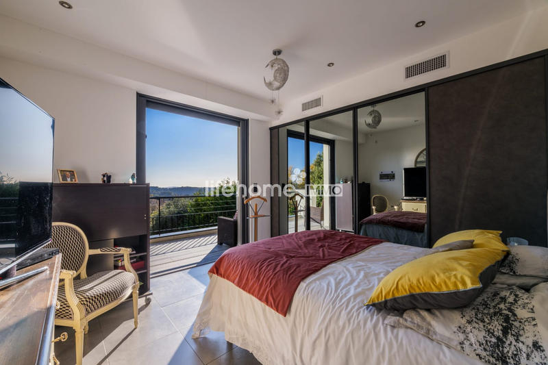 Villa - 234 m² - 5 pièces