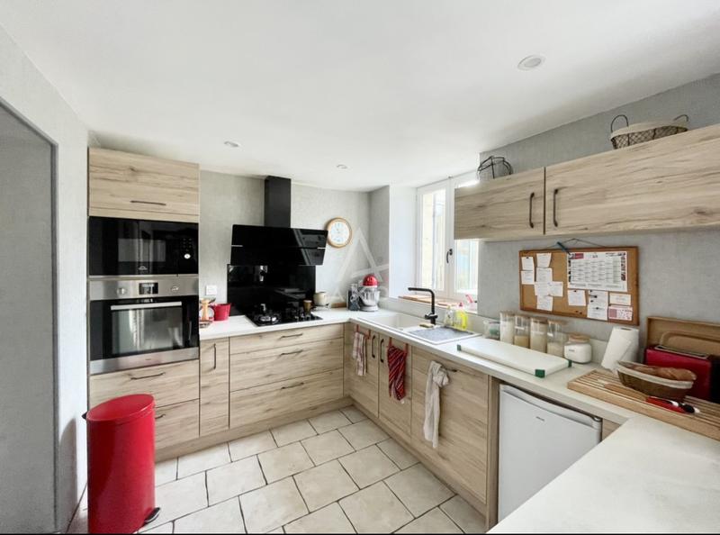 Maison en pierre - 187 m² - 9 pièces