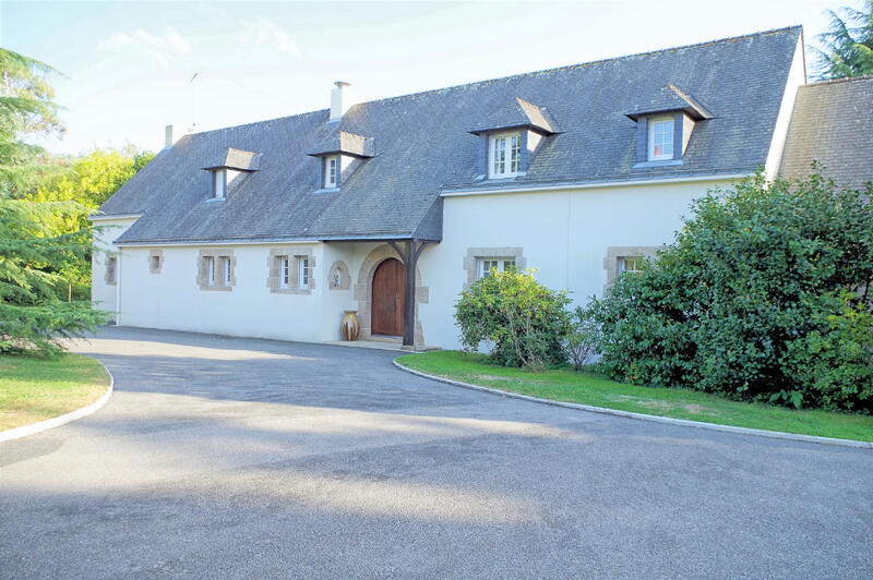 Demeure - 320 m² - 8 pièces