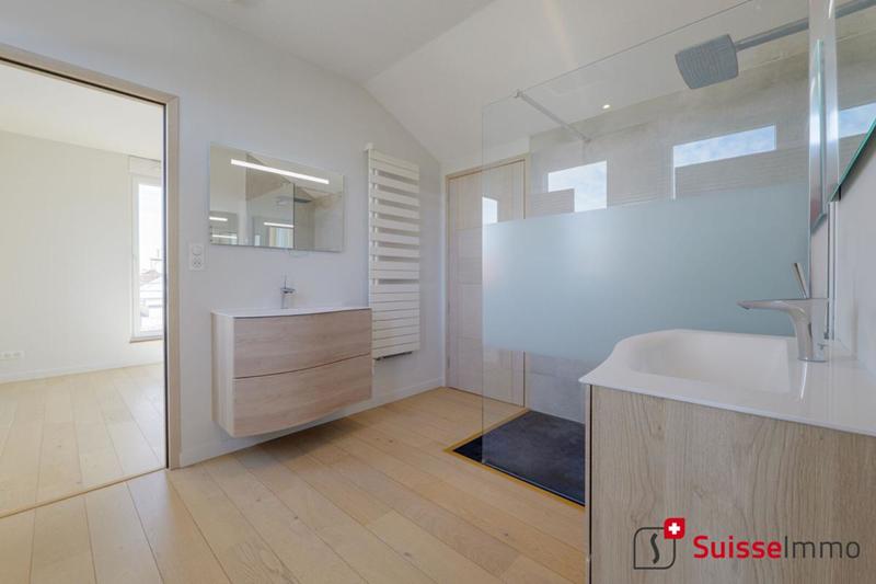 Appartement - 179 m² - 6 pièces