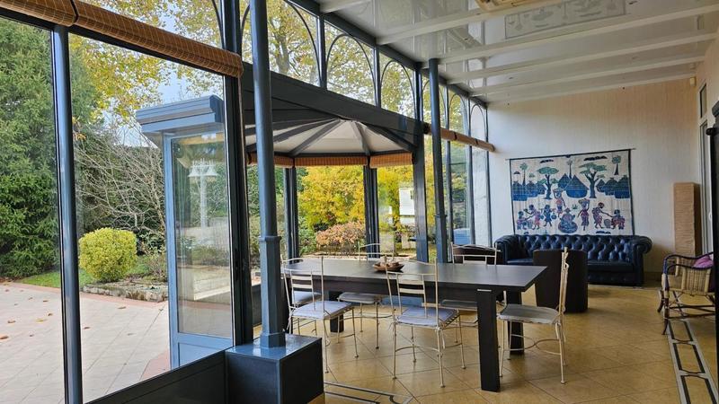 Maison - 245 m² - 7 pièces