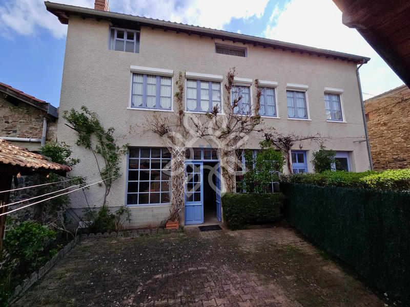 Propriété - 160 m² - 9 pièces
