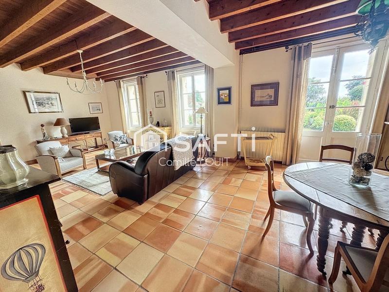 Maison - 225 m² - 8 pièces