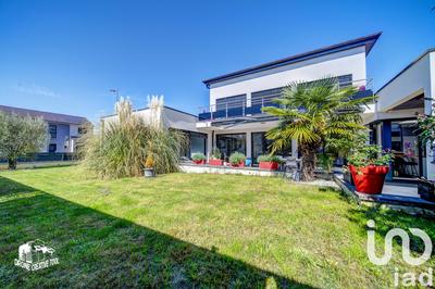 Maison de maîtres - 270 m² - 8 pièces