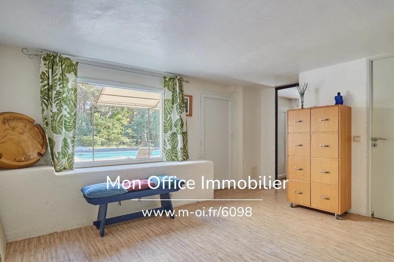 Villa - 240 m² - 6 pièces