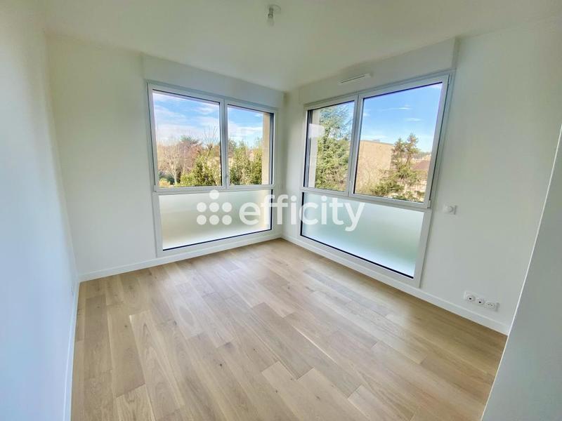 Appartement - 98 m² - 6 pièces