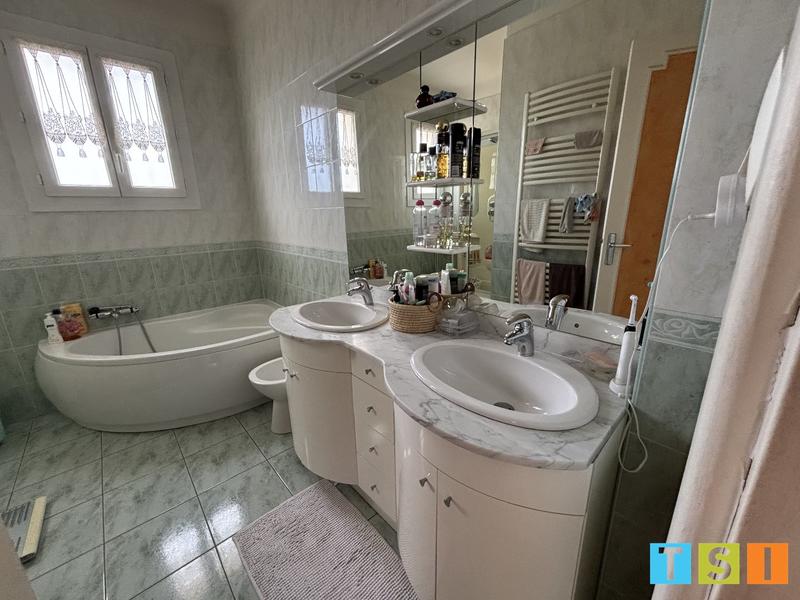 Maison - 167 m² - 7 pièces