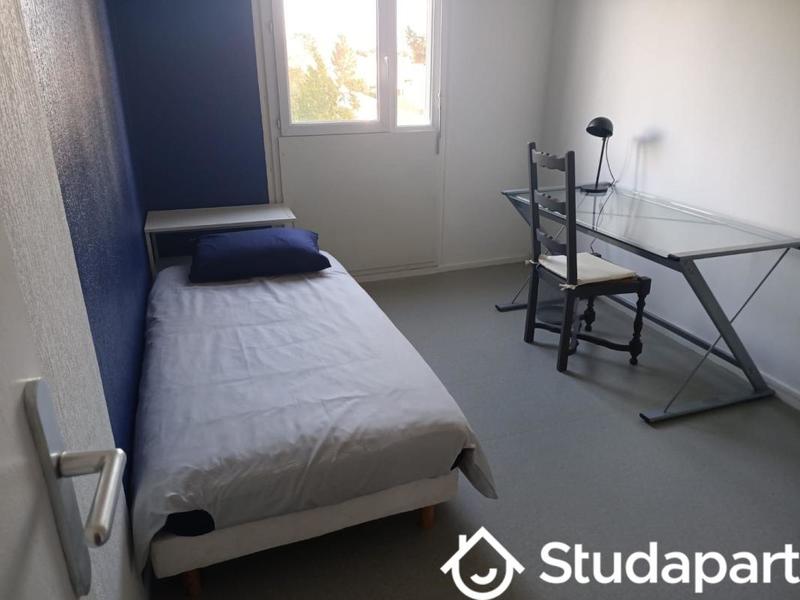 Chambre - 13 m² - 1 pièce