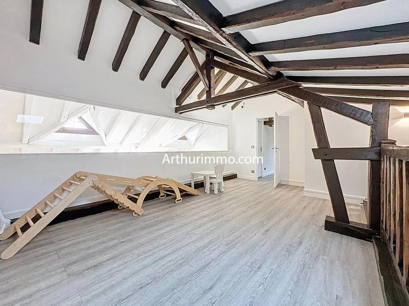 Maison - 232 m² - 9 pièces