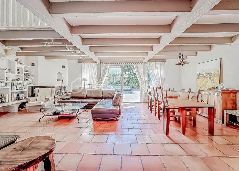 Villa - 202 m² - 7 pièces