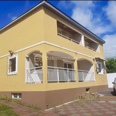 Maison - 280 m² - 14 pièces