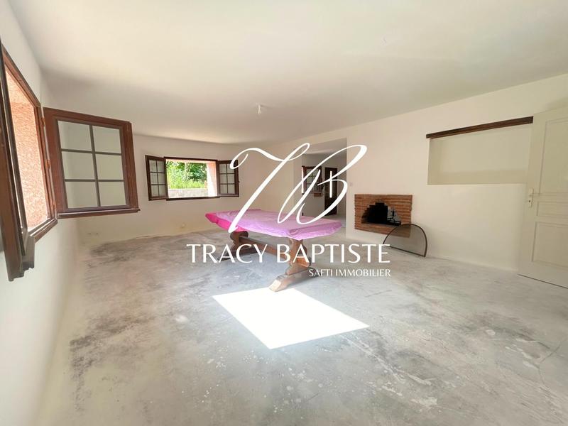 Maison - 225 m² - 7 pièces