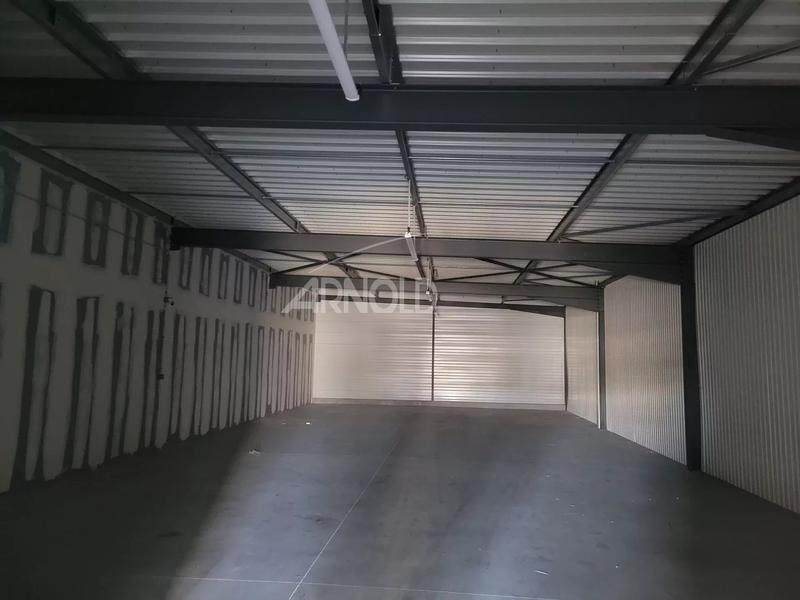 Local d'activités - 250 m²