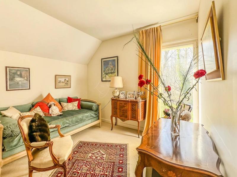 Demeure - 254 m² - 10 pièces