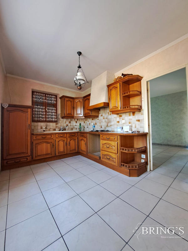 Maison - 117 m² - 8 pièces