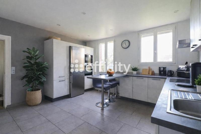 Maison - 150 m² - 5 pièces