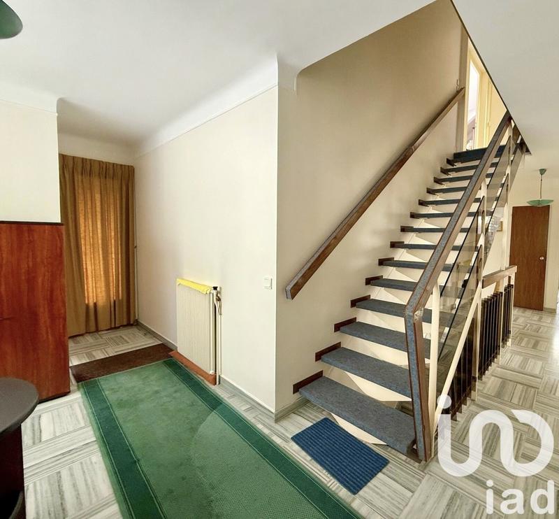 Maison - 215 m² - 10 pièces