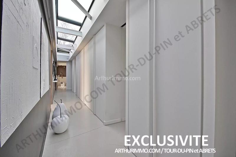 Maison - 222 m² - 6 pièces