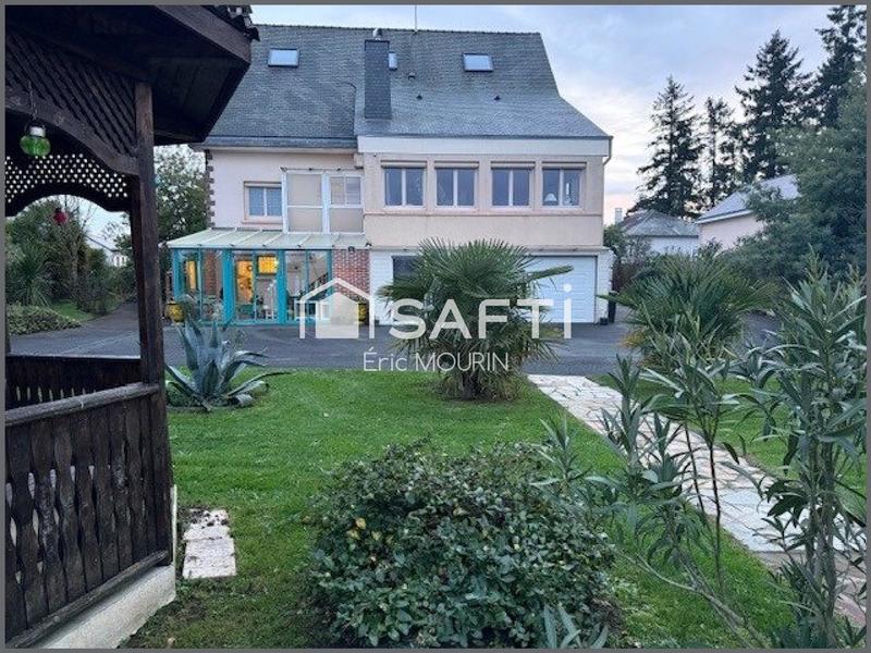 Maison - 265 m² - 10 pièces