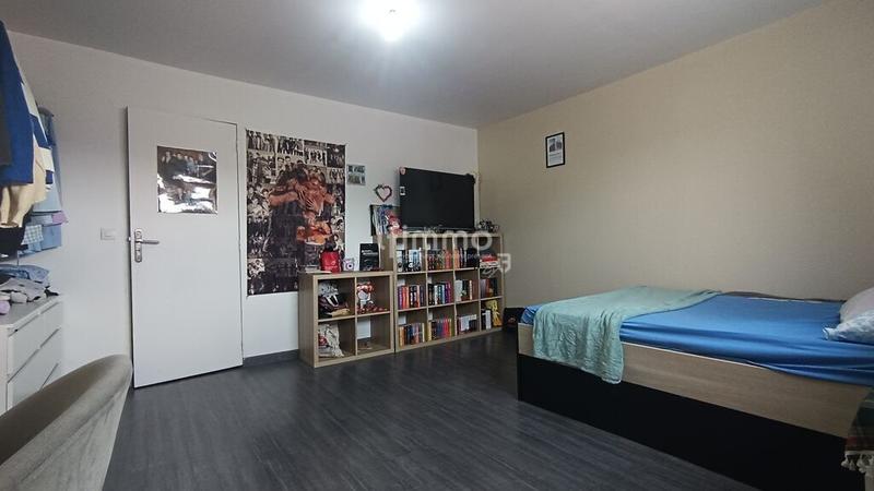 Maison - 250 m² - 12 pièces