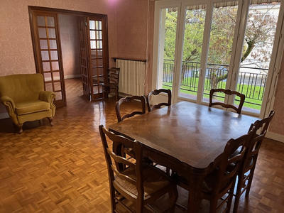 Appartement - 87 m² - 5 pièces