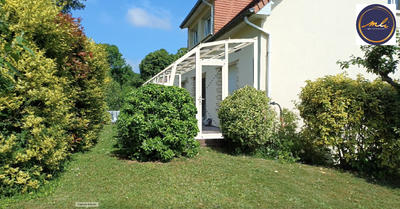 Maison traditionnelle - 187 m² - 8 pièces