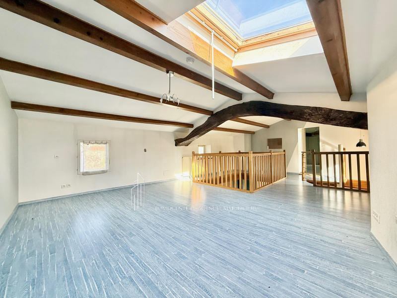 Propriété - 180 m² - 5 pièces