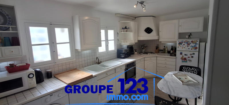 Maison - 220 m² - 6 pièces