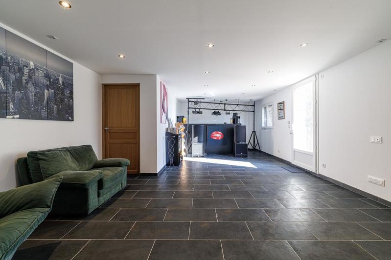 Villa - 240 m² - 7 pièces