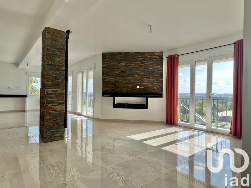 Maison - 200 m² - 8 pièces