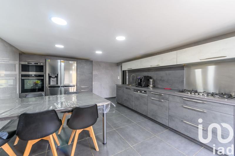 Maison - 172 m² - 8 pièces