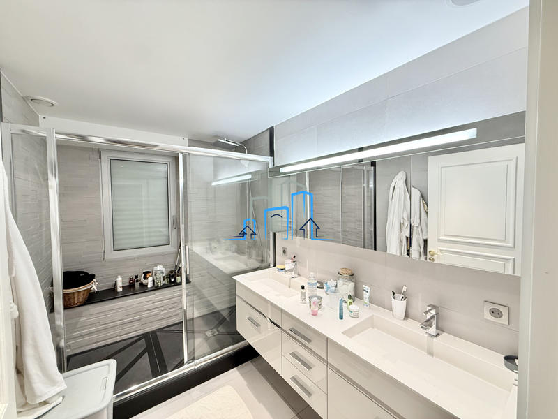 Appartement - 138 m² - 3 pièces