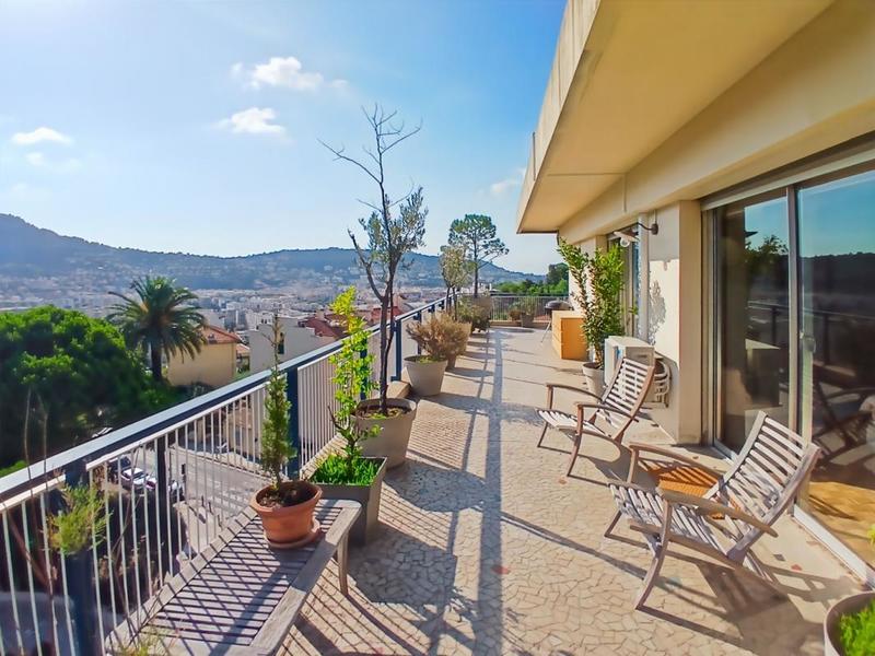 Penthouse - 82 m² - 3 pièces