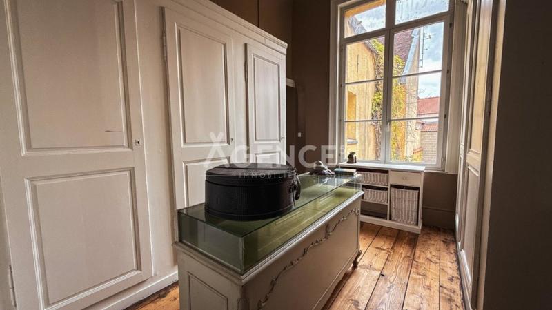 Maison bourgeoise - 340 m² - 12 pièces