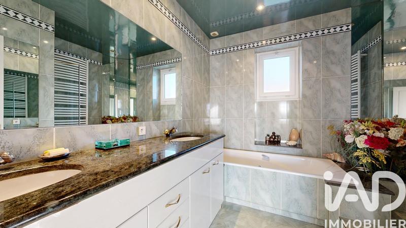 Maison - 135 m² - 6 pièces