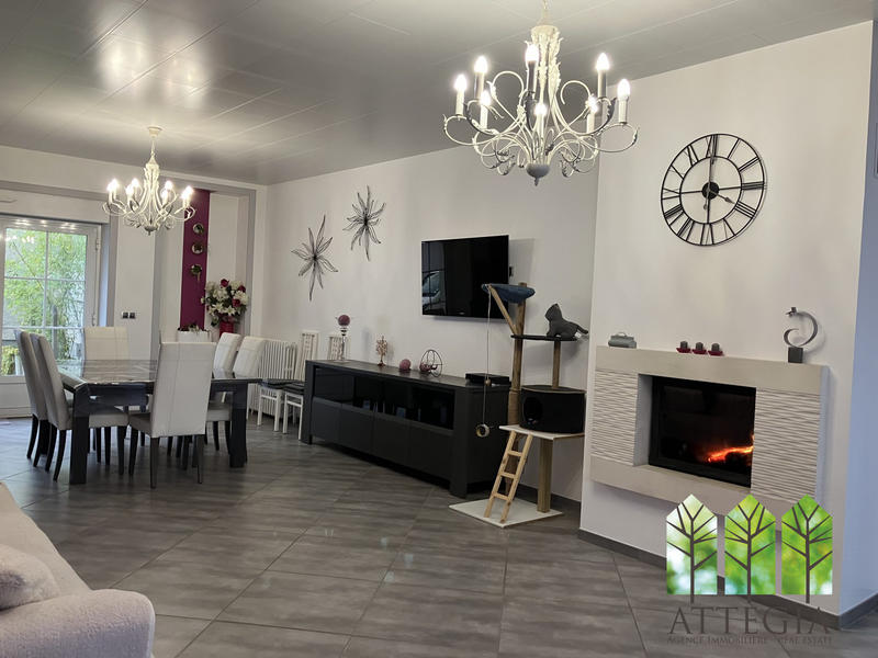 Maison - 175 m² - 8 pièces